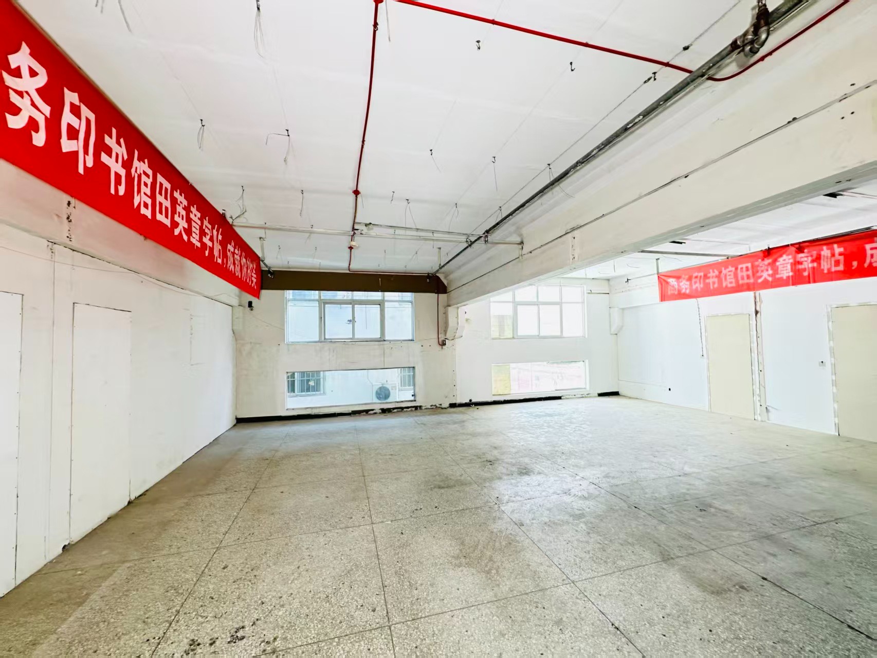 MOCO1885商铺建议再强化“人工智能算力中心、AI应用孵化、数字经济示范园”等产业概念，会更符合产业园招商语言_COPY