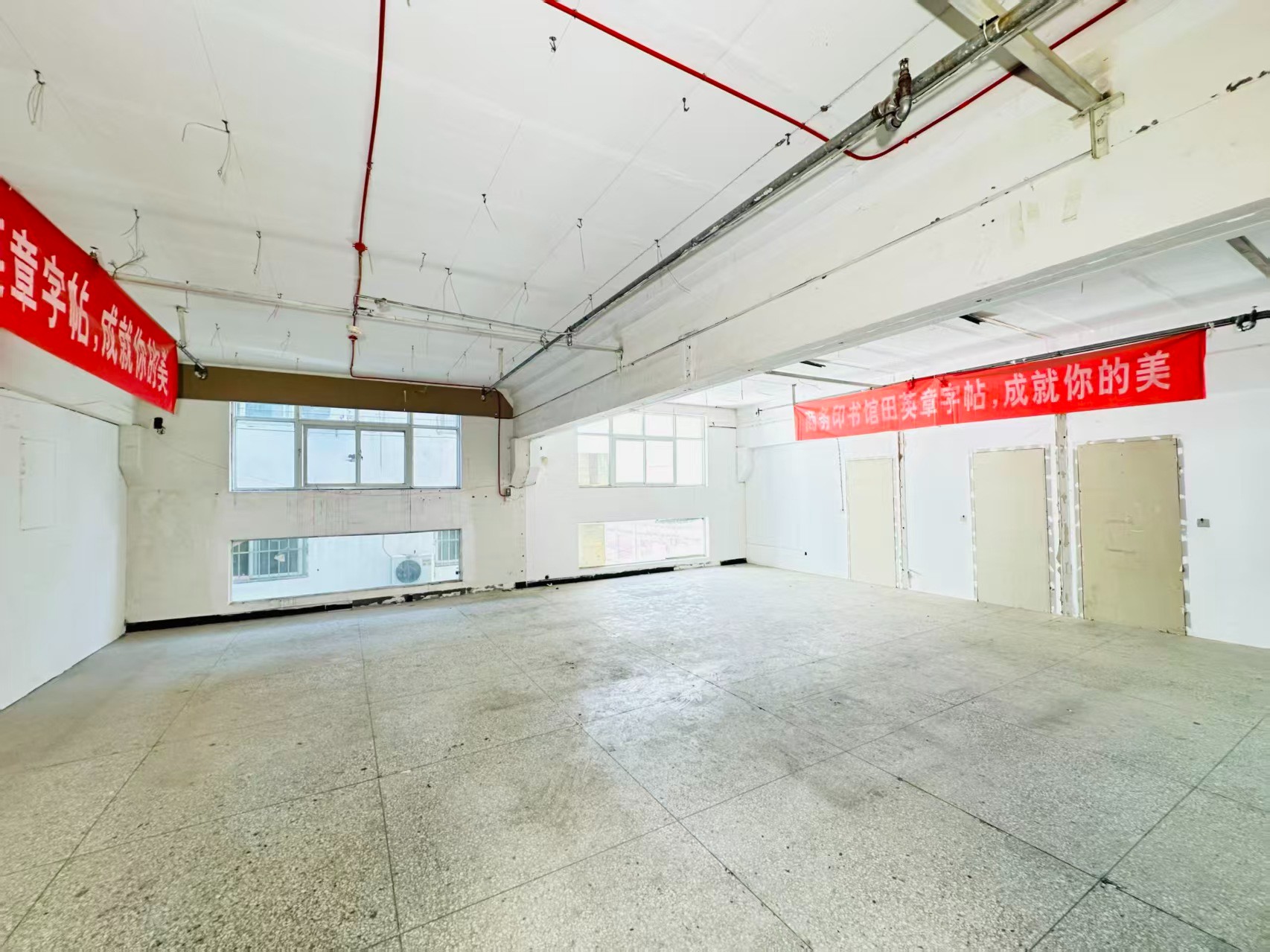MOCO1885商铺重点吸引人工智能应用、数字经济、电商直播、智能制造服务、软件开发、科技创新企业及创业团队入驻